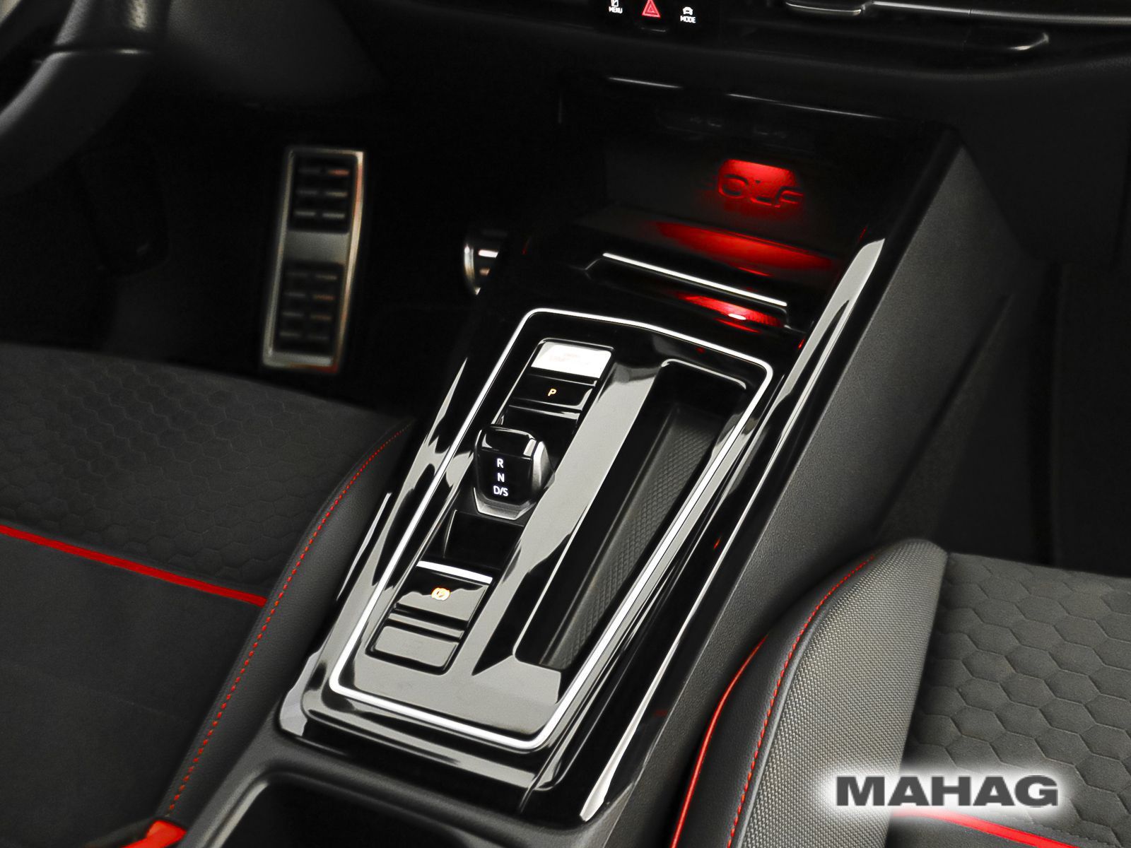 Volkswagen Golf VIII GTI Clubsport 2.0 TSI LED+ Navi ParkPi foto 17