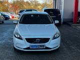 Volvo V40 Kinetic I TÜV 2027 - gebrauchte Volvo V40 aus dem Jahr 2015