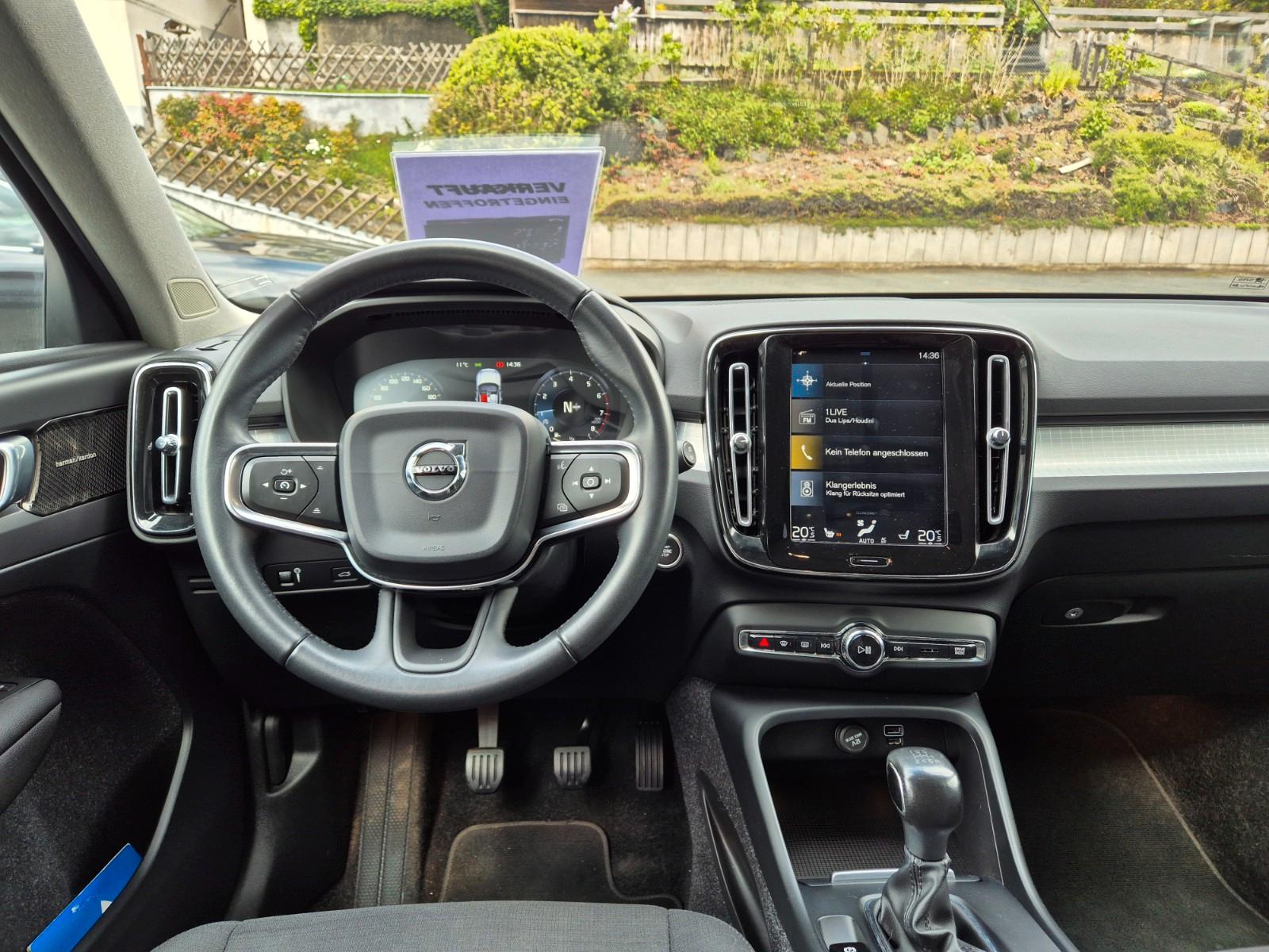 Volvo XC40 1,5 Momentum/Bicolor/Sound/Motorhaube Hagel