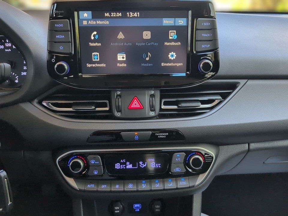 Fahrzeugabbildung Hyundai i30 KOMBI 1.0T EDITION30 GARANTIE SHZ+KAM+KLIMA+