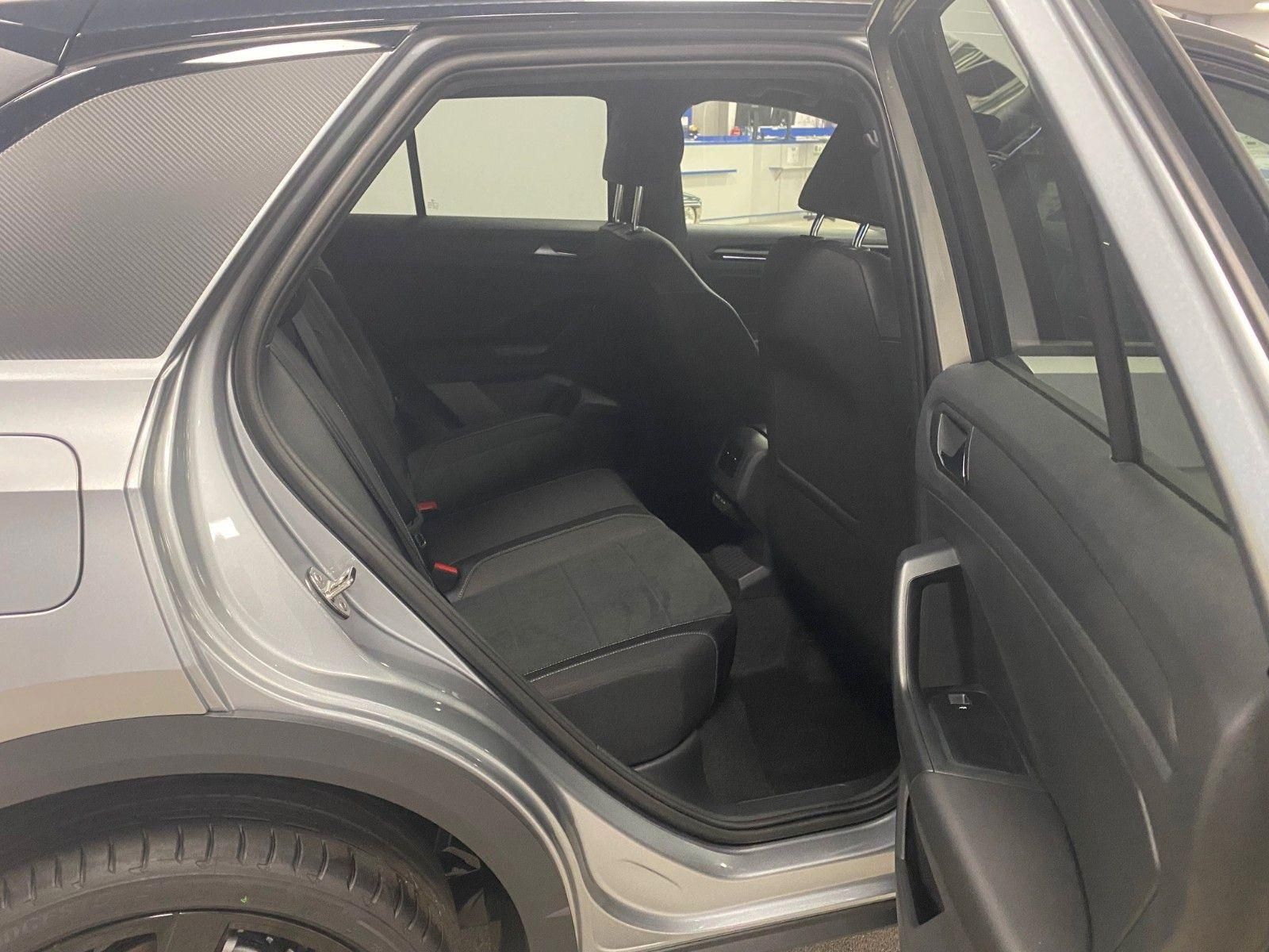 Fahrzeugabbildung Volkswagen T-Roc 1.5 TSI DSG Style+IQ MATRIX+Black Style+++
