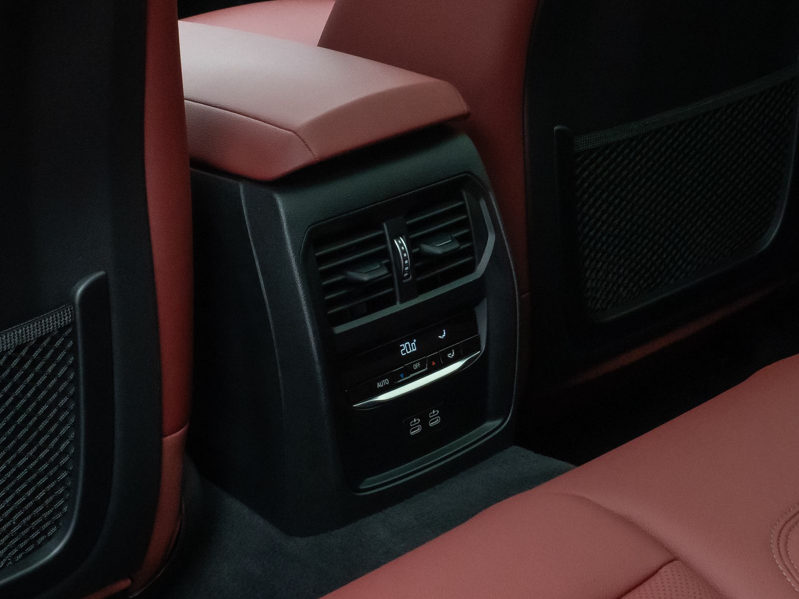 Fahrzeugabbildung BMW 330i M Sport Panorama Kamera DAB H/K DrivAssist