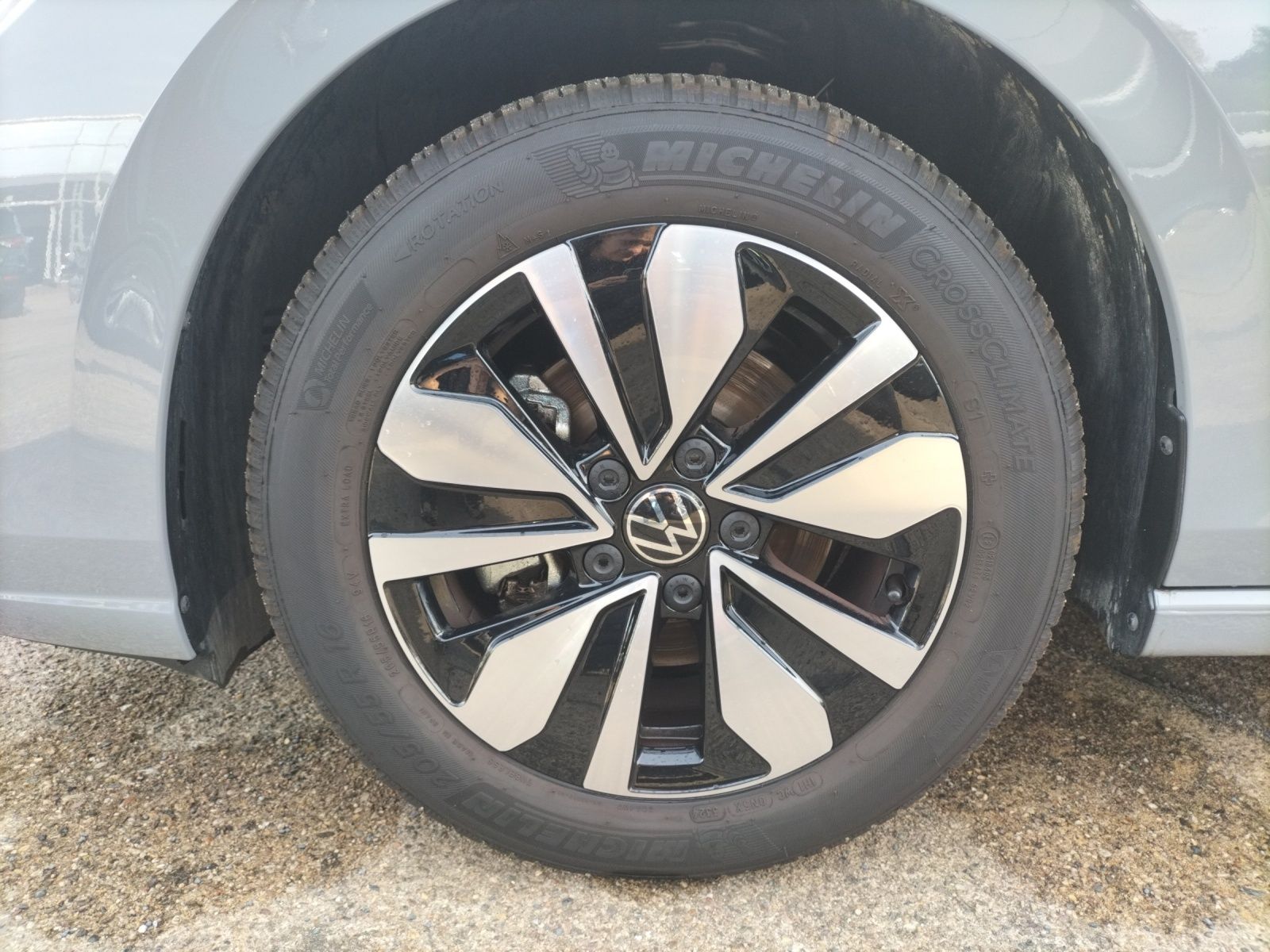 Fahrzeugabbildung Volkswagen Golf VIII Variant TSI Goal LED AID ACC PDC SH