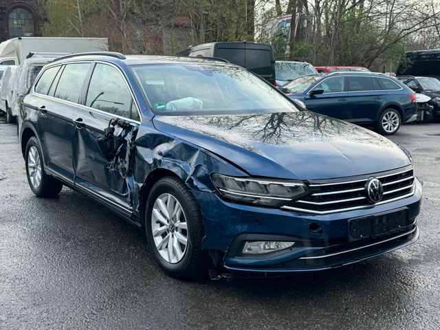 Volkswagen Passat Variant Business DSG 4Motion