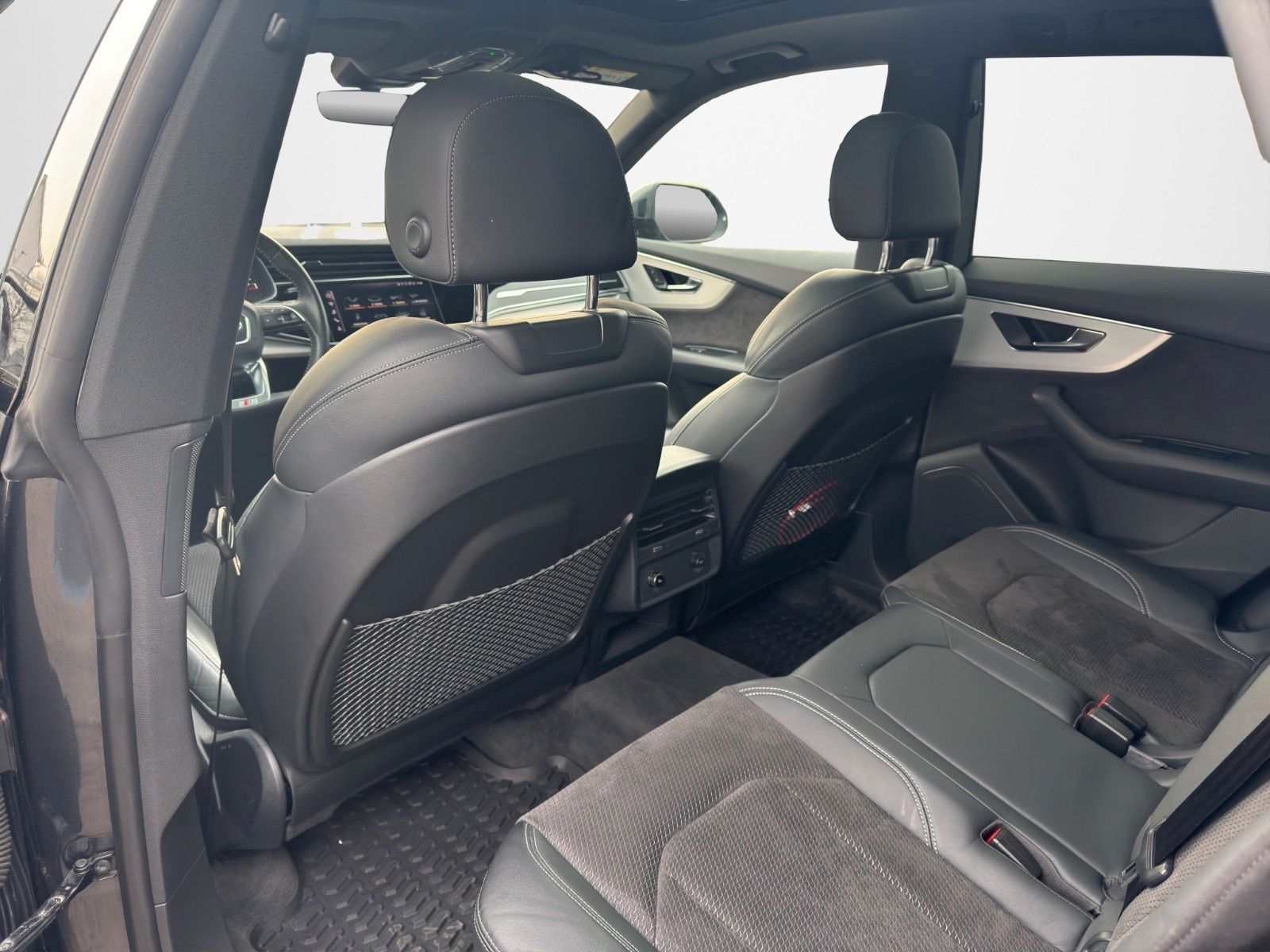 Fahrzeugabbildung Audi Q8 50 TDI SLINE SPORT PANO LED MATRIX 23" TOTW