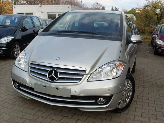 Mercedes-Benz A 200 ELEGANCE Automatik / Comand