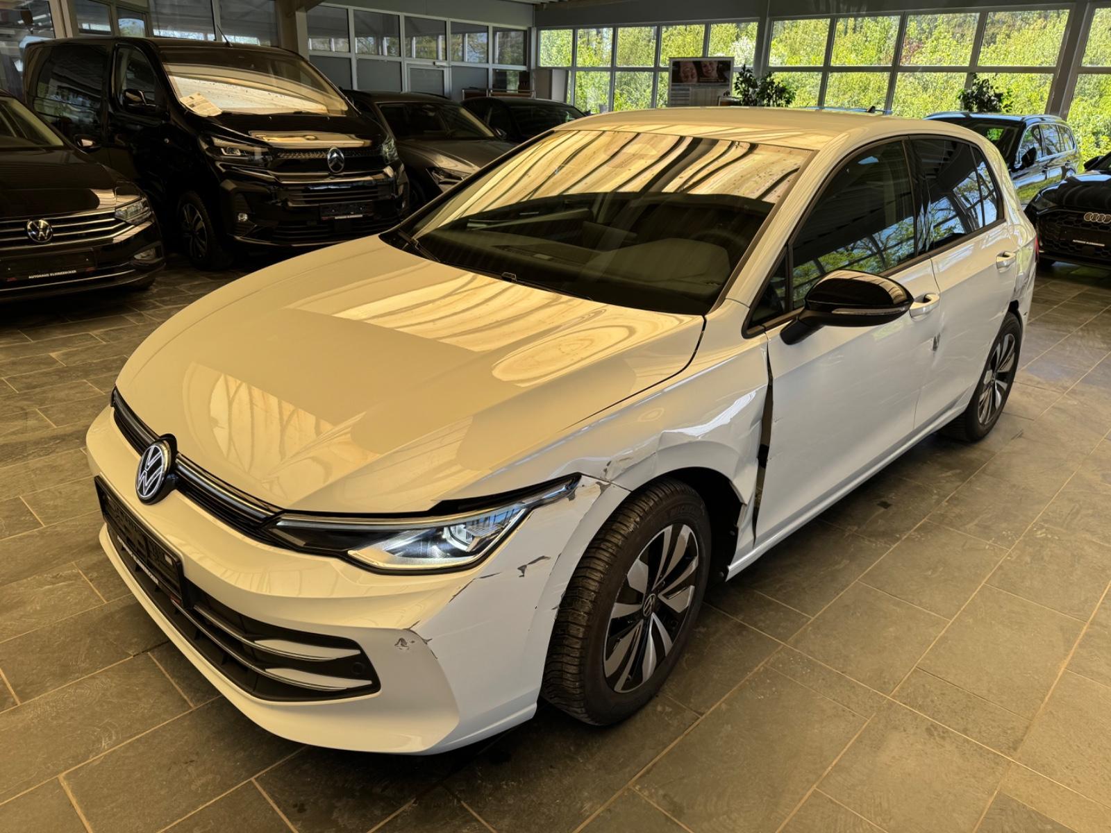 Volkswagen Golf VIII Lim. 1.5 eTSI  Goal Navi Ahk Leder