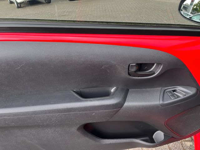 Toyota Aygo AYGO 1,0 Klima & Radio ,wenige Kilometer