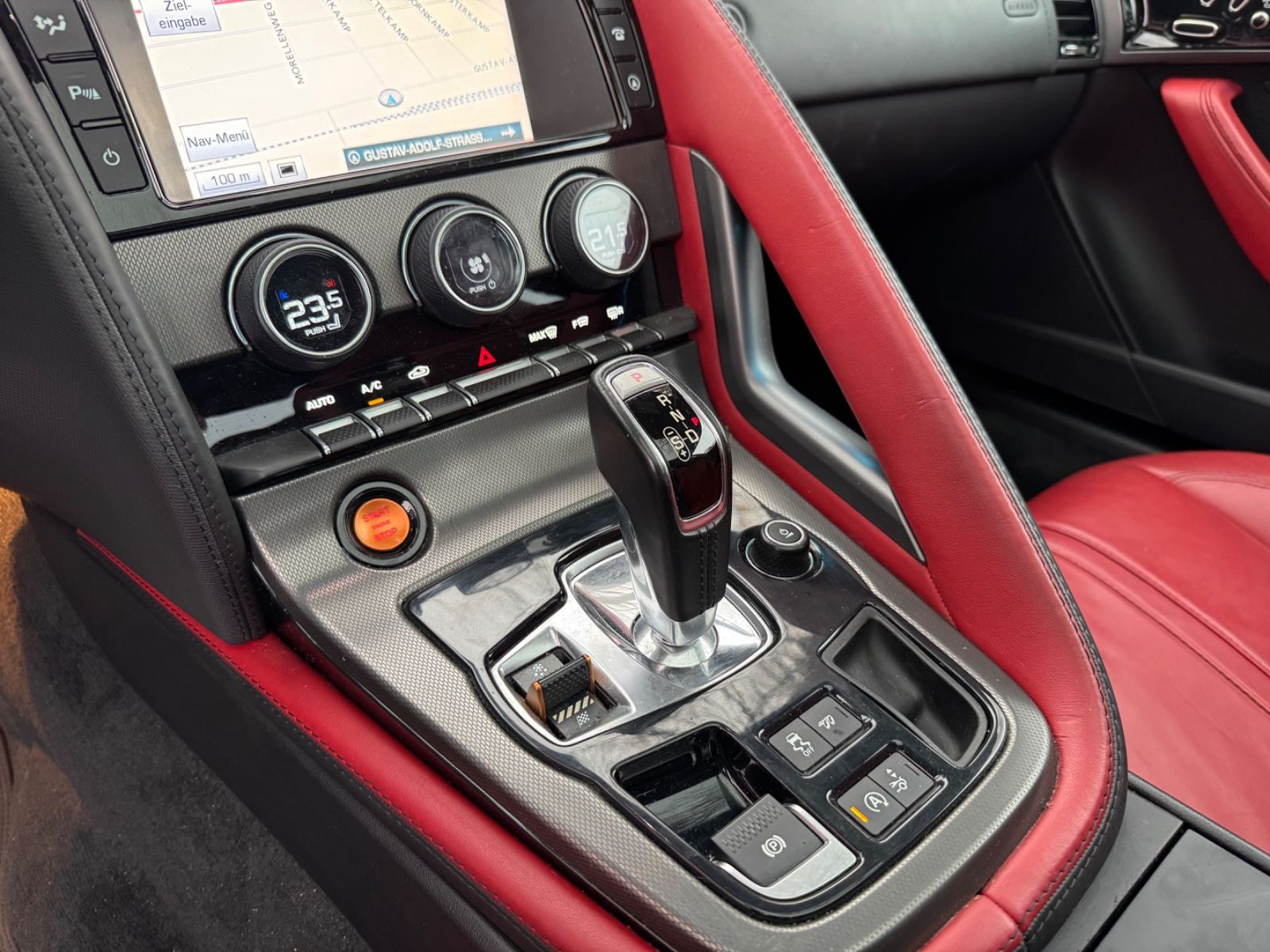 Fahrzeugabbildung Jaguar F-Type*PANO*CAM*XENON*MEMORY*LEDER