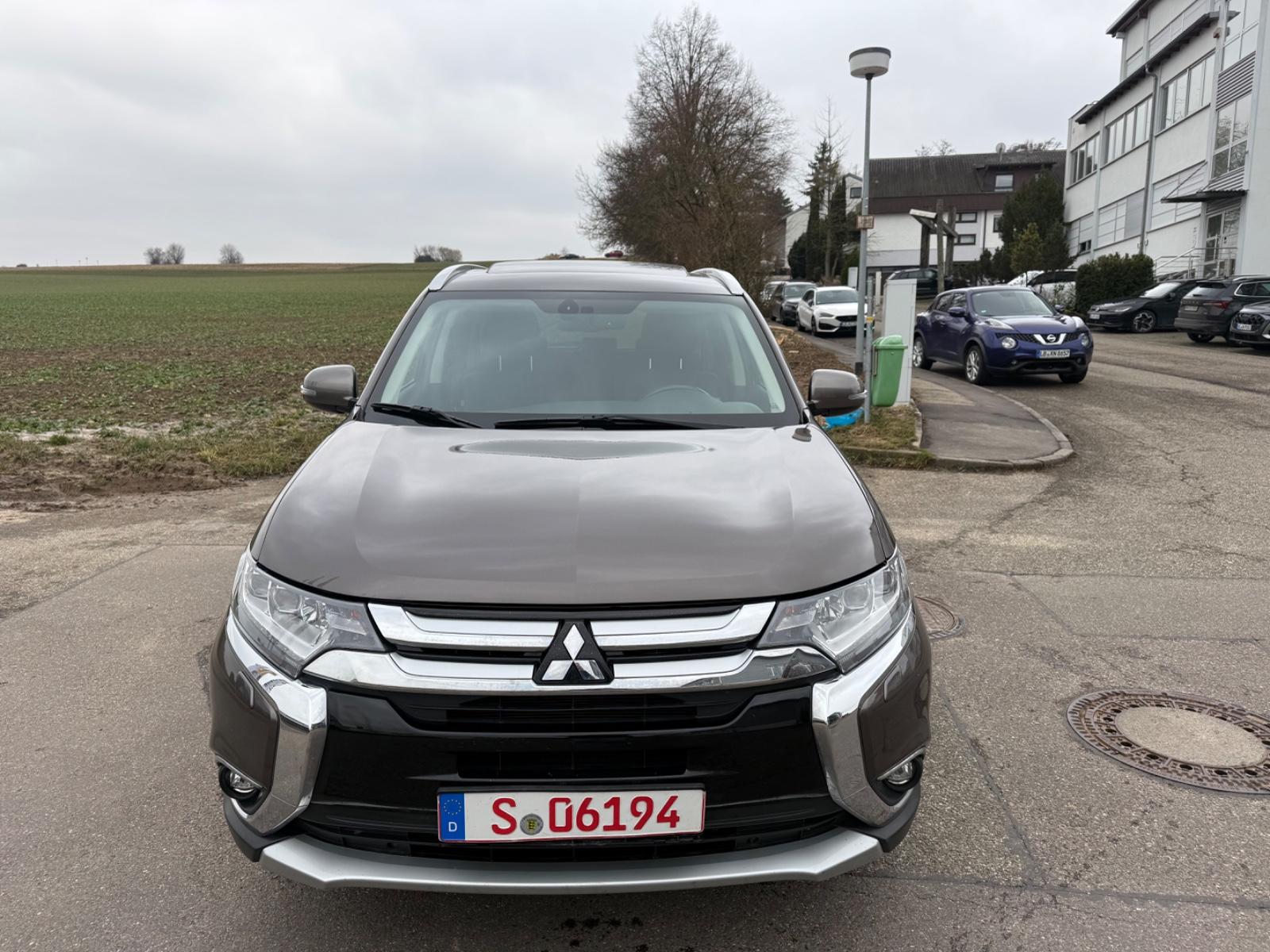 Mitsubishi Outlander Top 4WD
