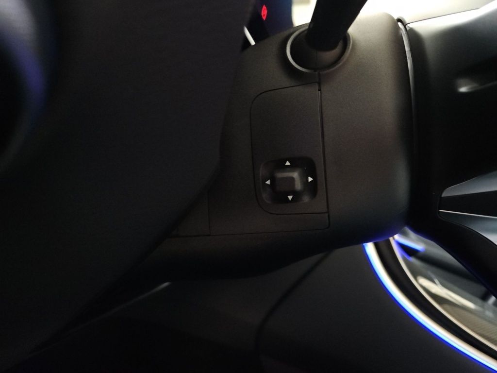 Fahrzeugabbildung Mercedes-Benz GLC 200 4MATIC +AMG-LINE+NIGHT+PANORAMADACH+AHK+