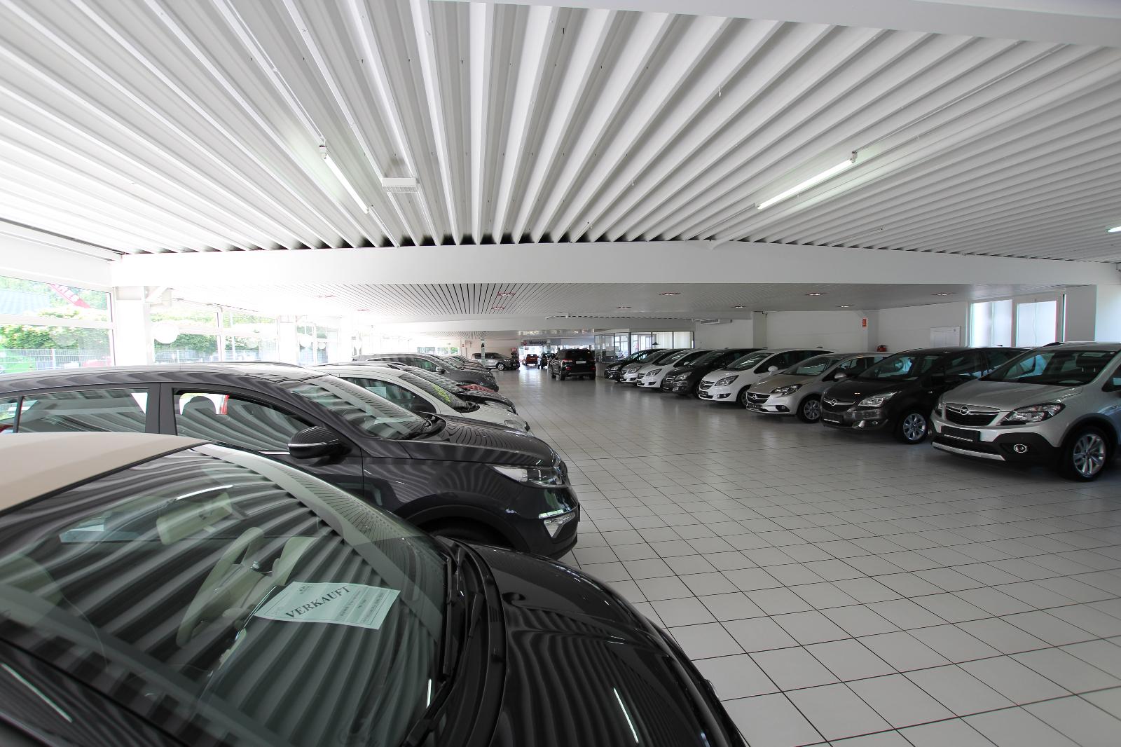 showroom-image-top