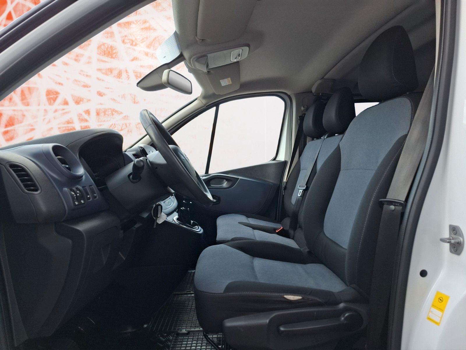 Fahrzeugabbildung Opel Vivaro B Combi ! 9-Sitzer ! NAVI ! PDC !