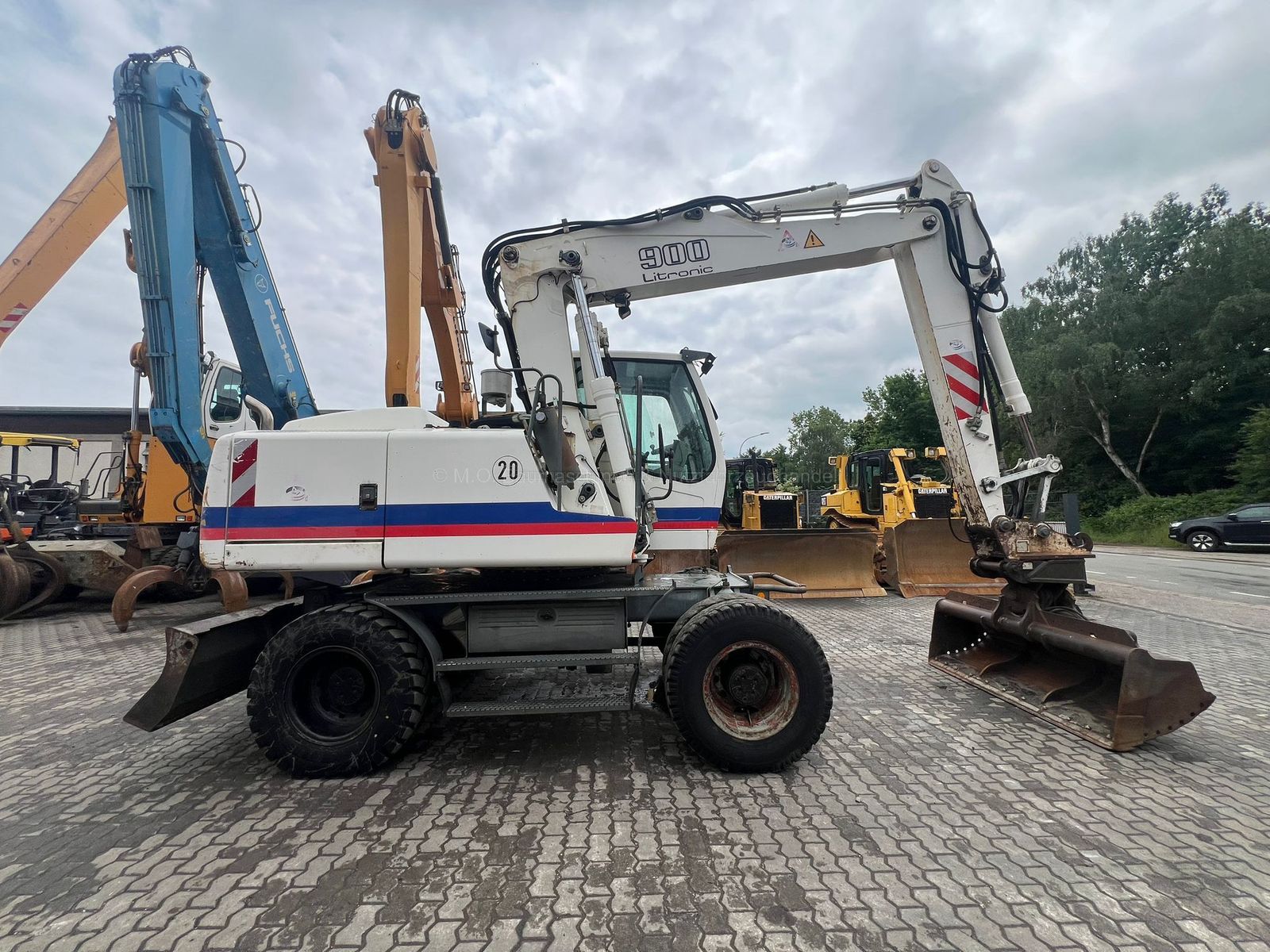 Fahrzeugabbildung Liebherr A 900 C-Litronic / SW/ZSA/VSA/ Hammerleitung/