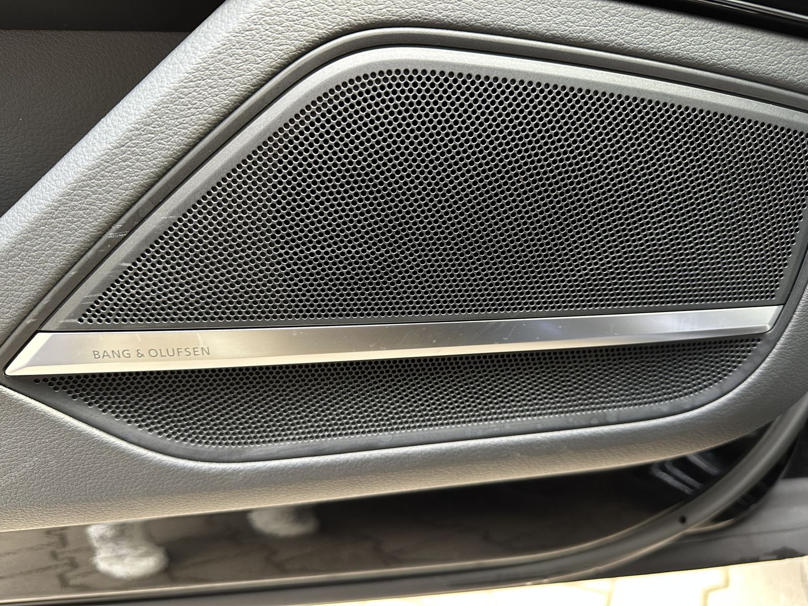 Fahrzeugabbildung Audi A8 60 TFSIe Quattro S-Line MATRIX+ACC+HUD+PANO