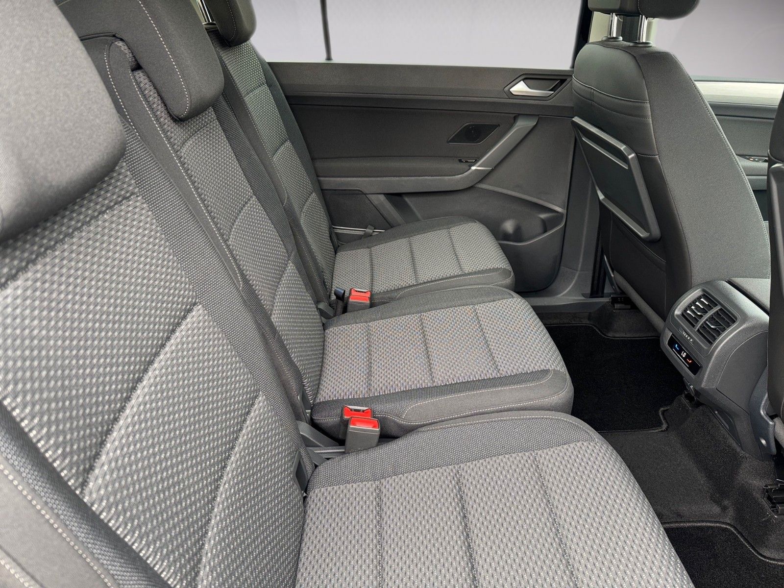 Fahrzeugabbildung Volkswagen Touran Comfortline 1.5 TSI