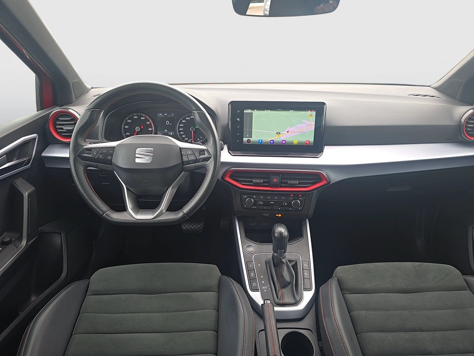 Fahrzeugabbildung SEAT Arona FR DSG LED Navi VC RFK KESSY SH