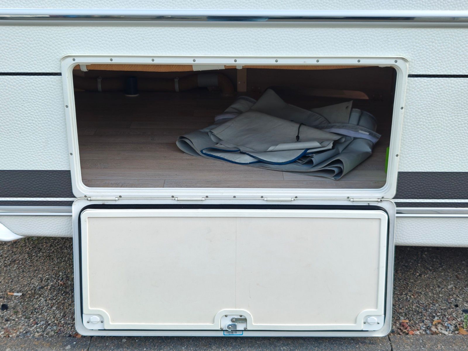 Fahrzeugabbildung Fendt Saphir 560 SF - Mover, Backofen, Citywasser -