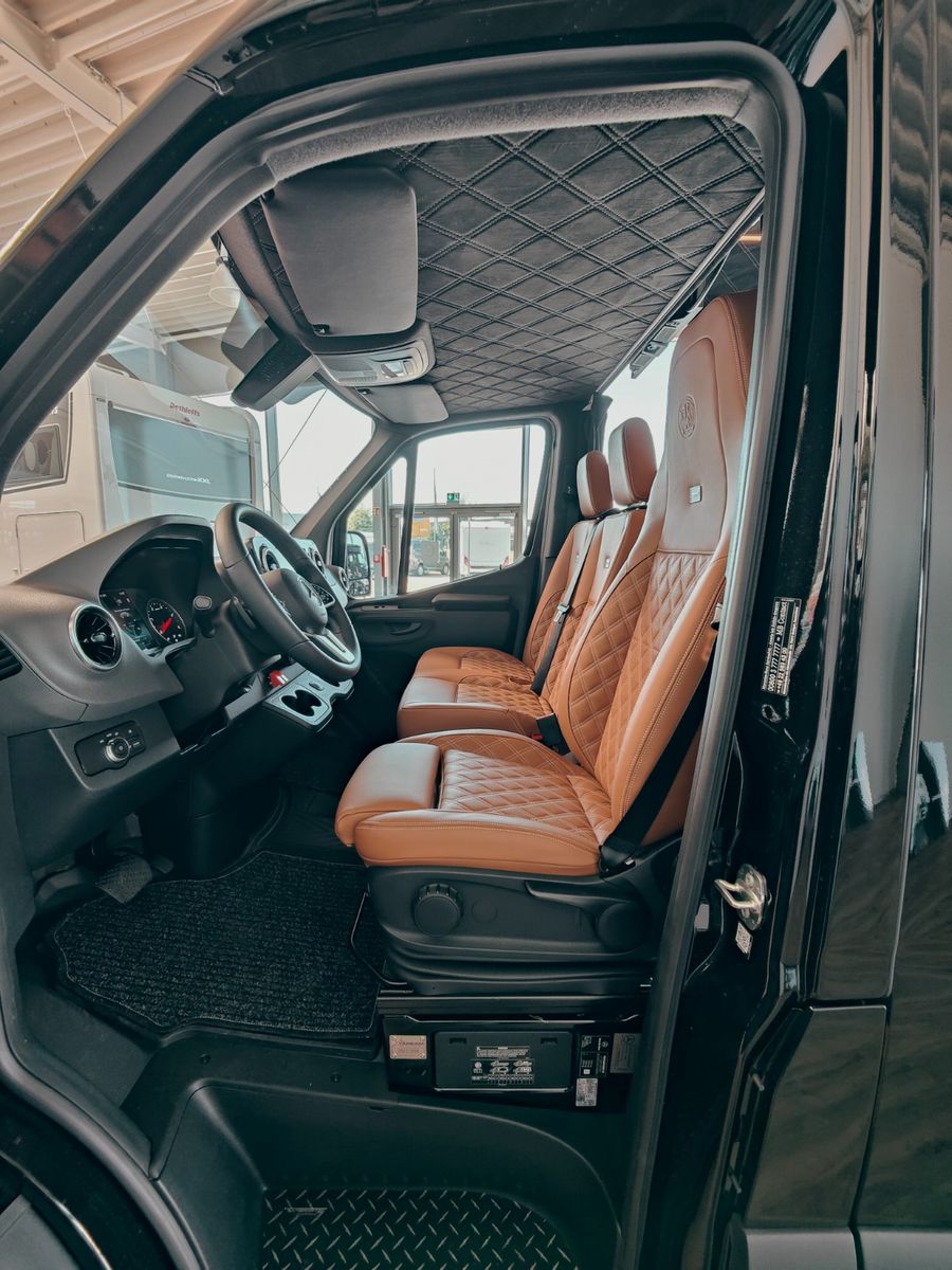 Fahrzeugabbildung Mercedes-Benz X-CROSSVAN  RWD #stealthcamper