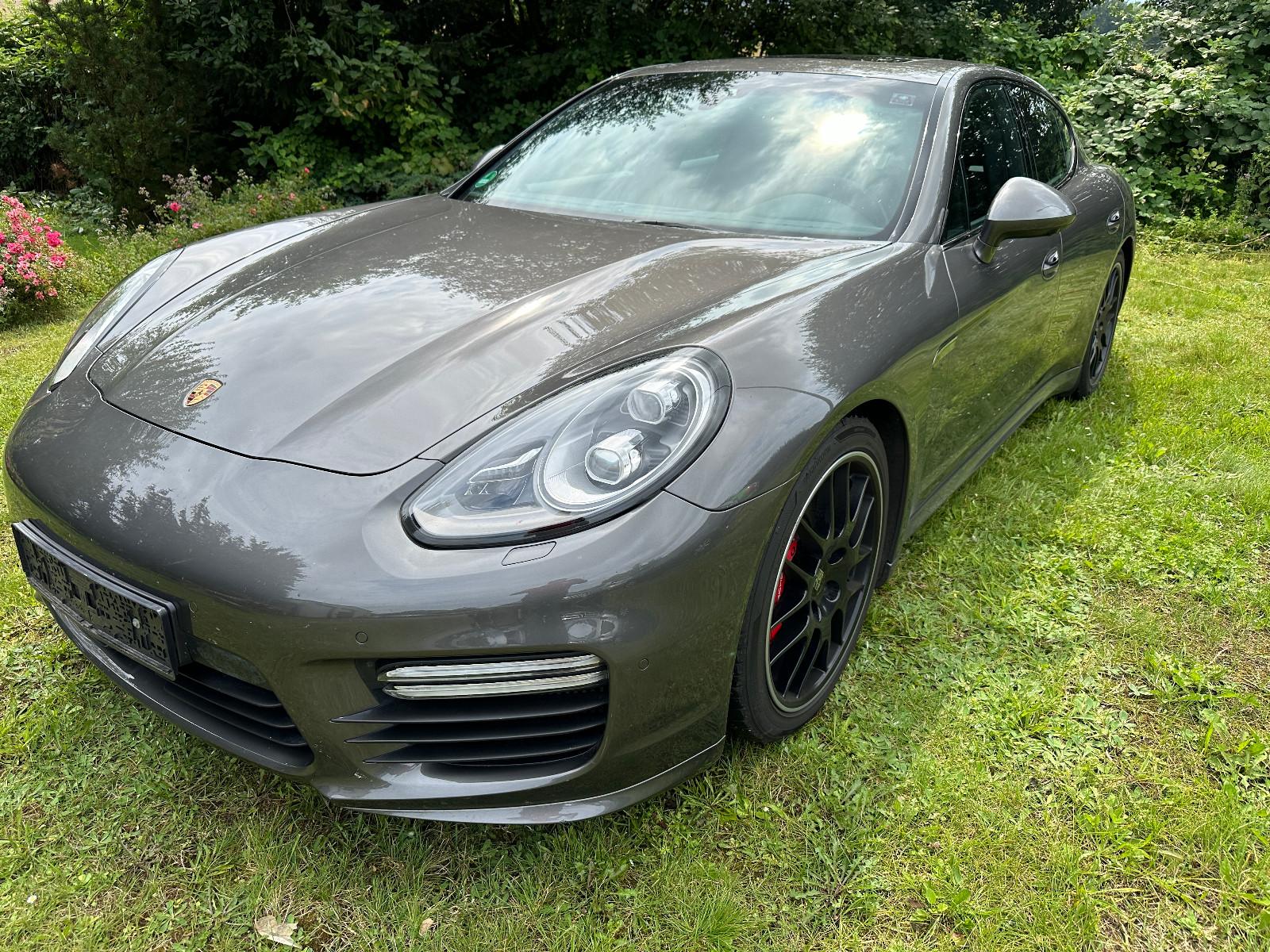 Porsche Panamera Turbo