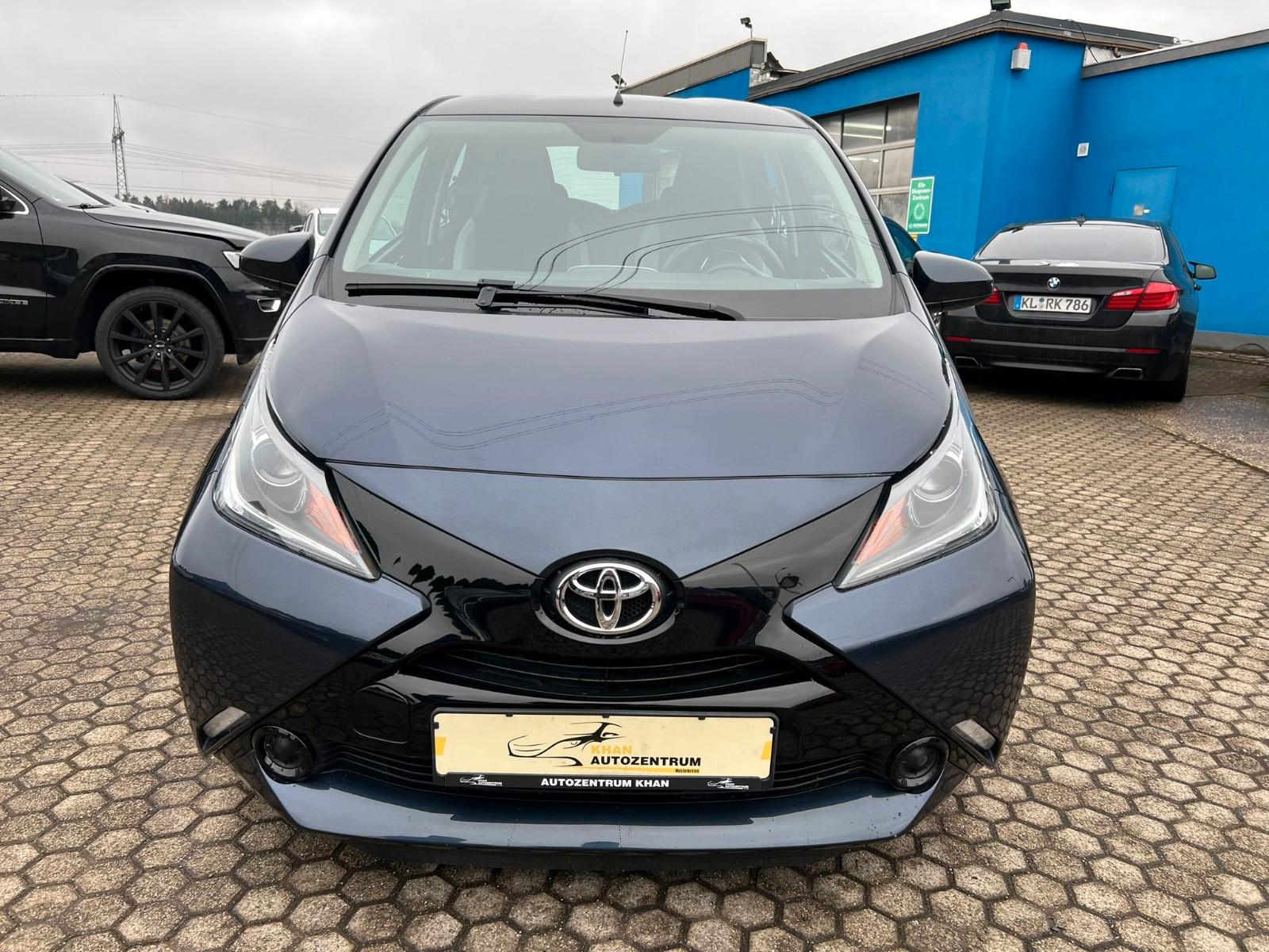 Toyota Aygo AYGO x KLIMA/KAMERA/TEMPOMAT