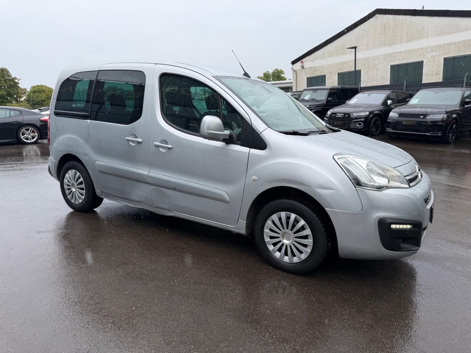 Citroën BERLINGO MULTISPACE FEEL*NAVI*PDC*R-KAMERA*