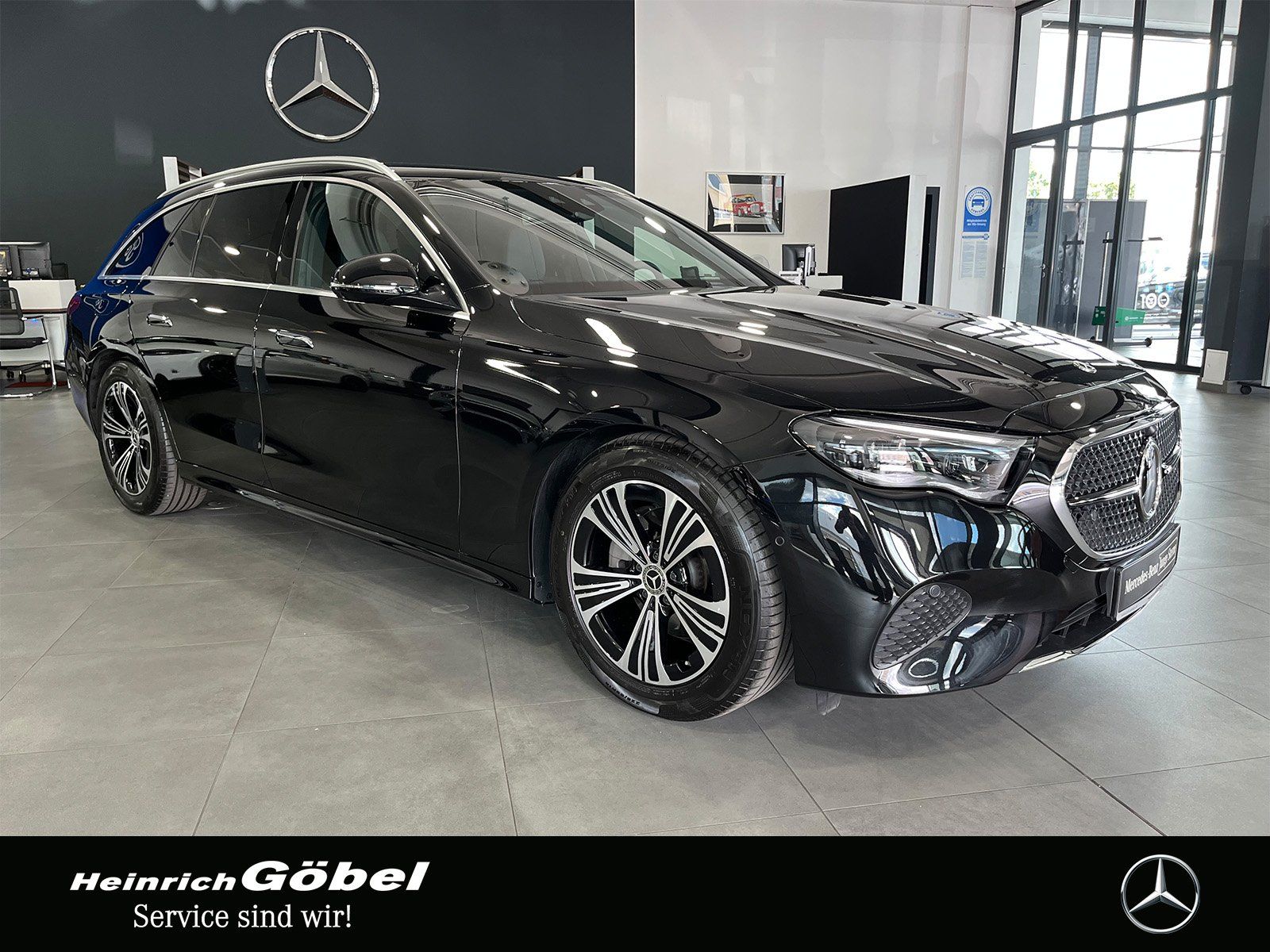Fahrzeugabbildung Mercedes-Benz E 220 d T AVANTGARDE+FAHR-ASSIST+360°+DIGITAL.L