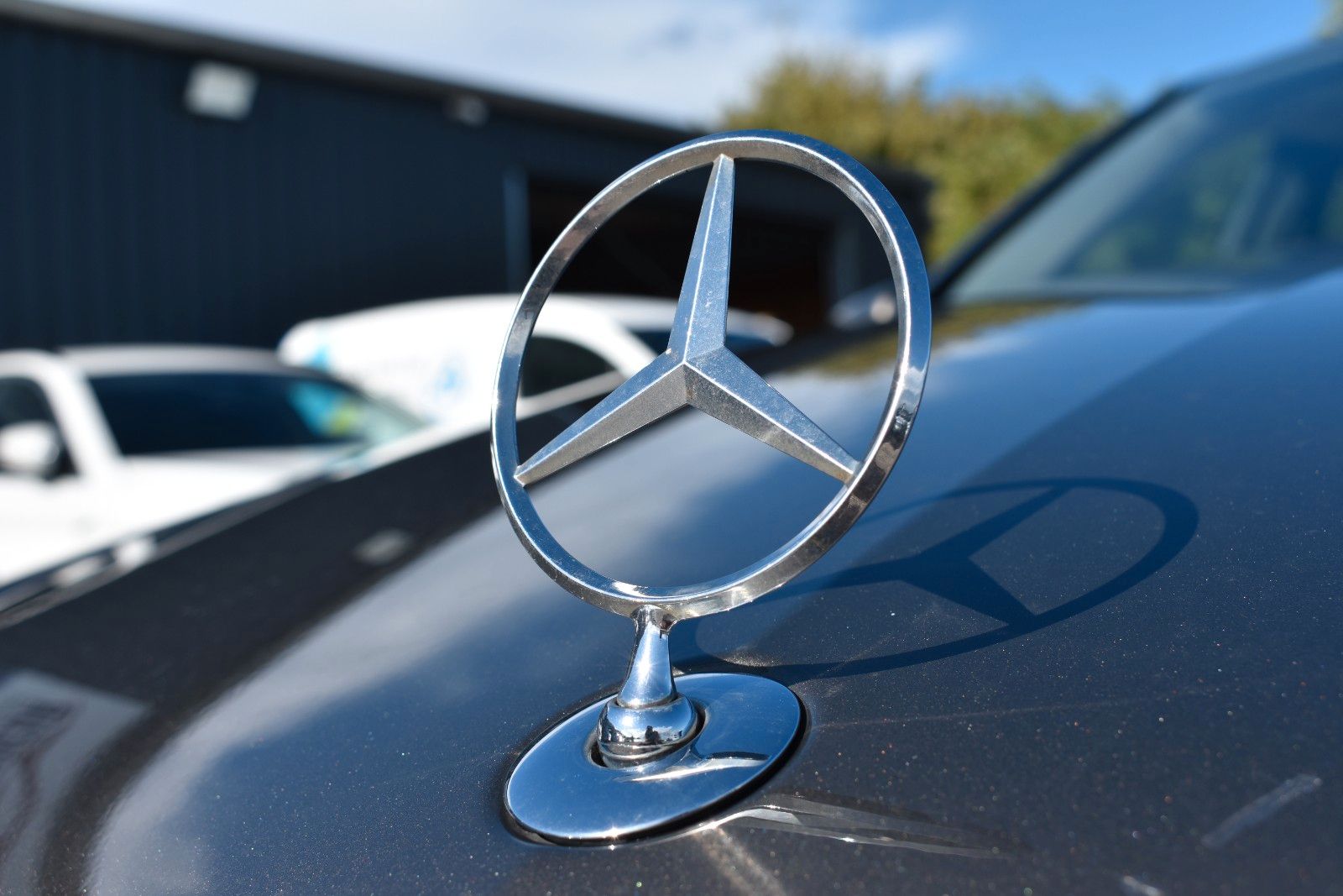 Fahrzeugabbildung Mercedes-Benz E 350 CGI Limousine STH/AHK/MEMORY/KEYLESS