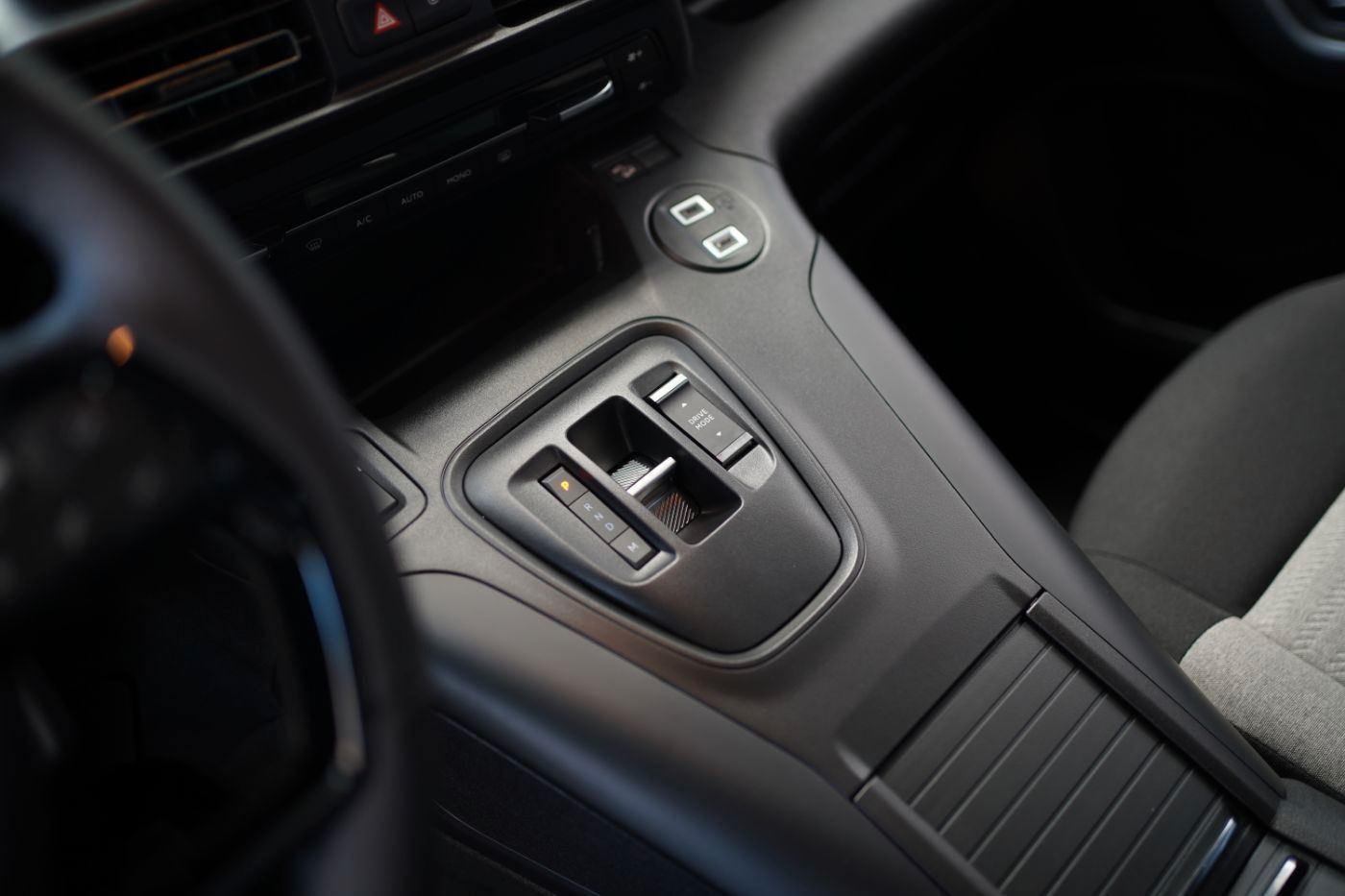Fahrzeugabbildung Citroën Berlingo XL BlueHDi 130 EAT8 Max 7 Sitzer Navi
