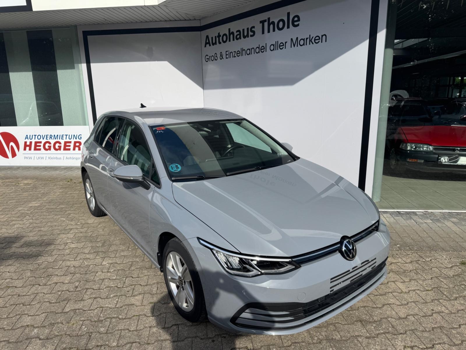 Volkswagen Golf VIII Lim. Life *ACC+CARPLAY+SHZ*
