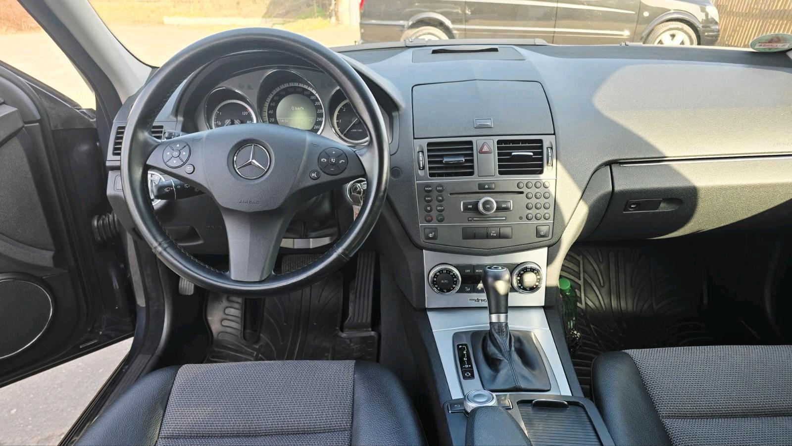Mercedes-Benz C250 2010 — photo 7