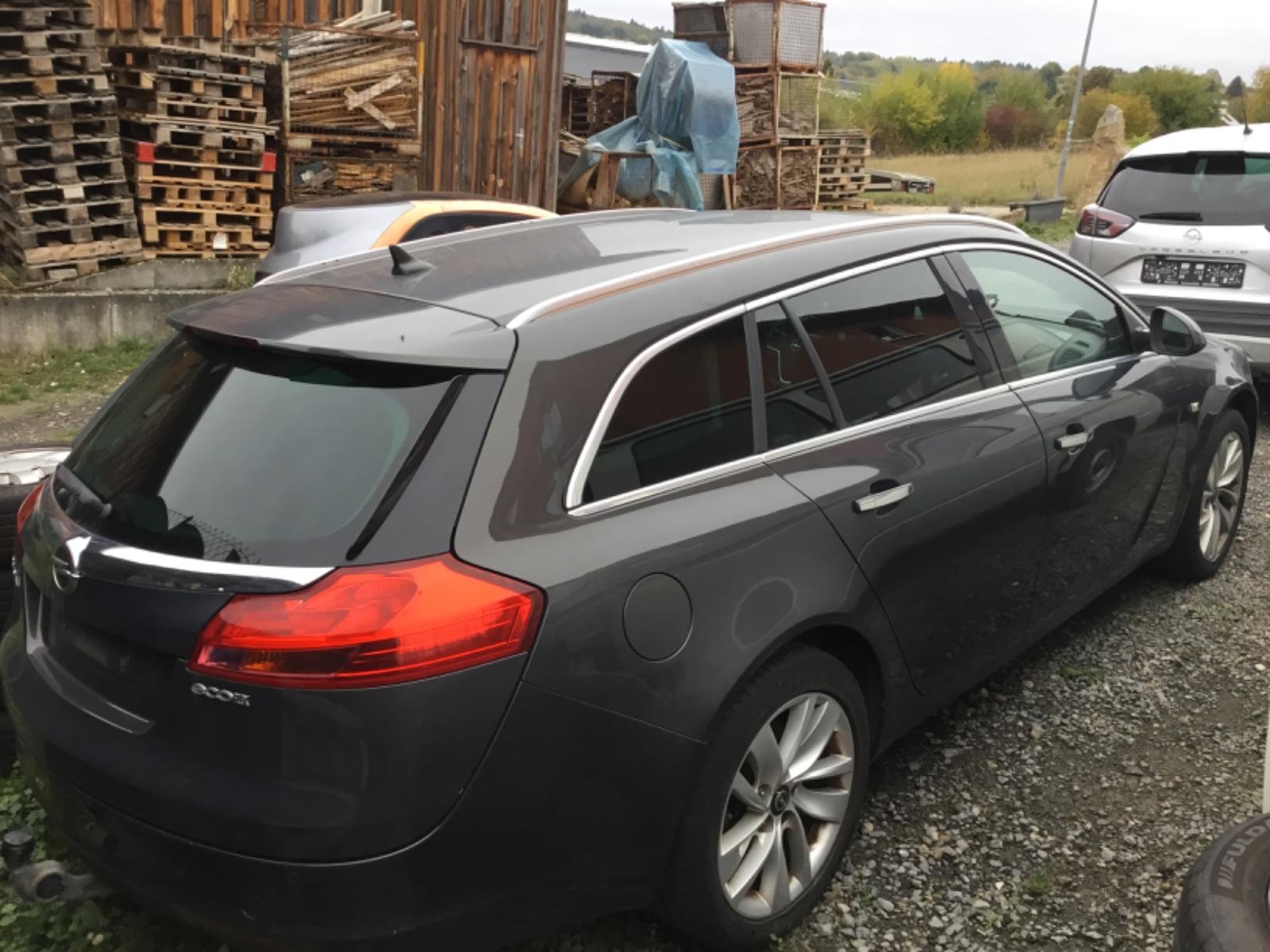 Opel Insignia 2013 — салон