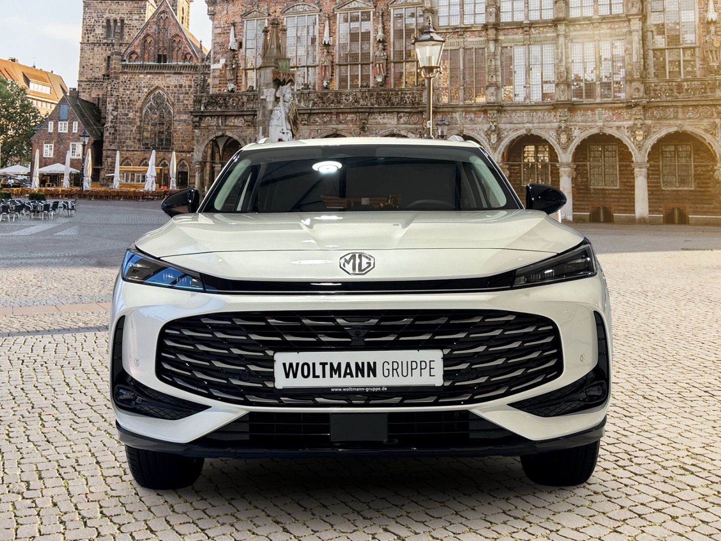 Fahrzeugabbildung MG HS Luxury Automatik FINANZIERUNGSANGEBOT