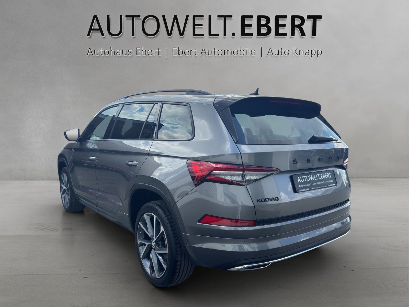 Fahrzeugabbildung SKODA Kodiaq 2.0 TDI Sportline 4x4/ST-HZ/KAMERA/ACC/7S