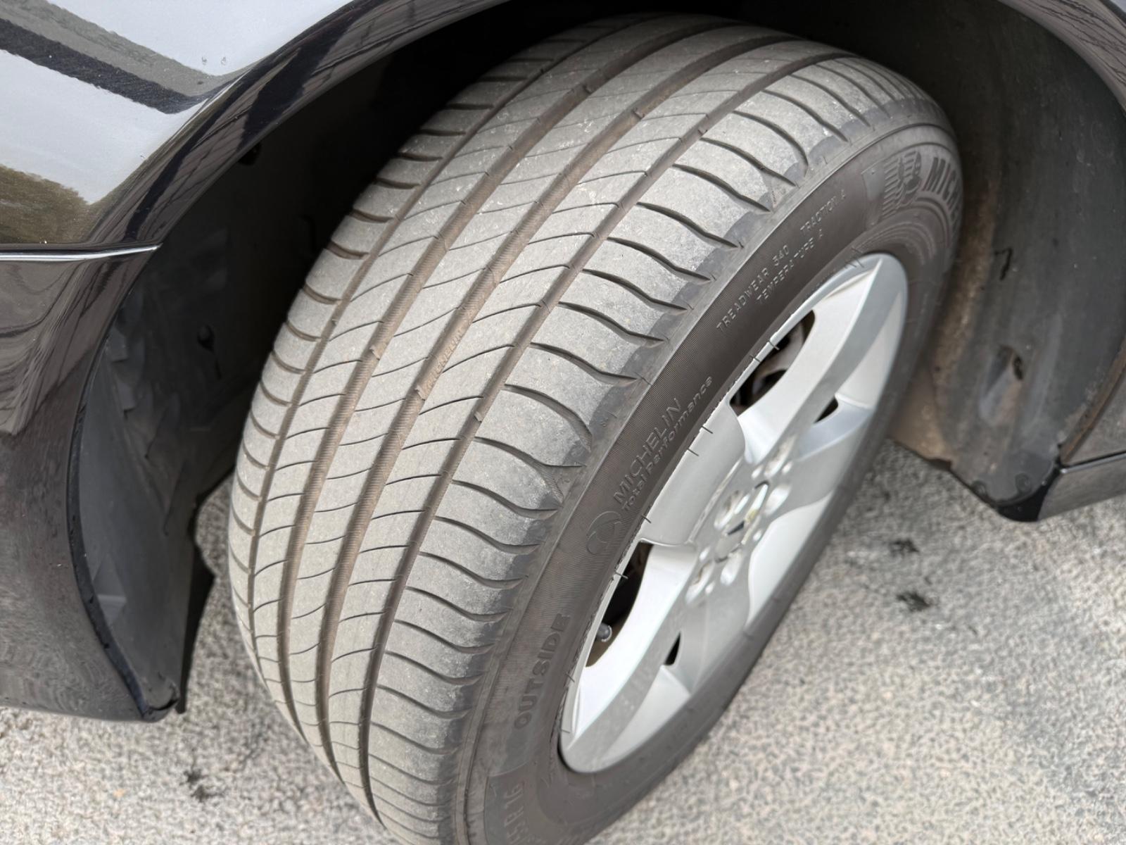 Mercedes-Benz E200 2008 — photo 5