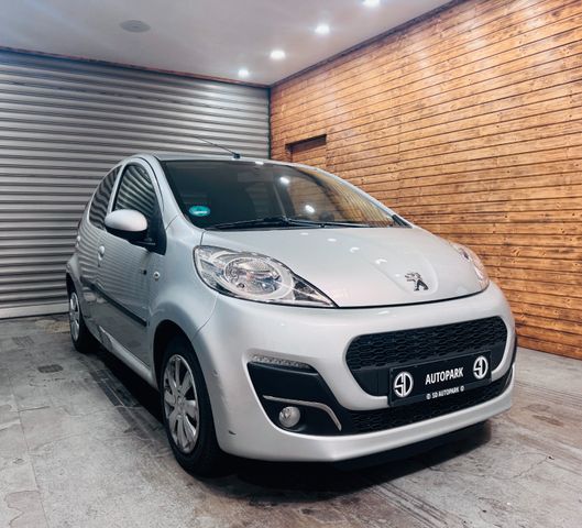 Peugeot 107 Style/WENIG KM