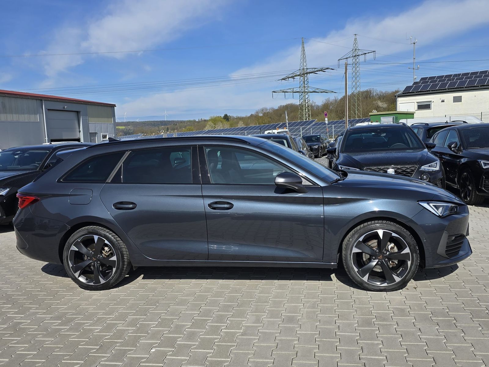 Fahrzeugabbildung CUPRA Leon 1.5 eTSI DSG MATRIX-LED*ACC*AHK*KAMERA*18"