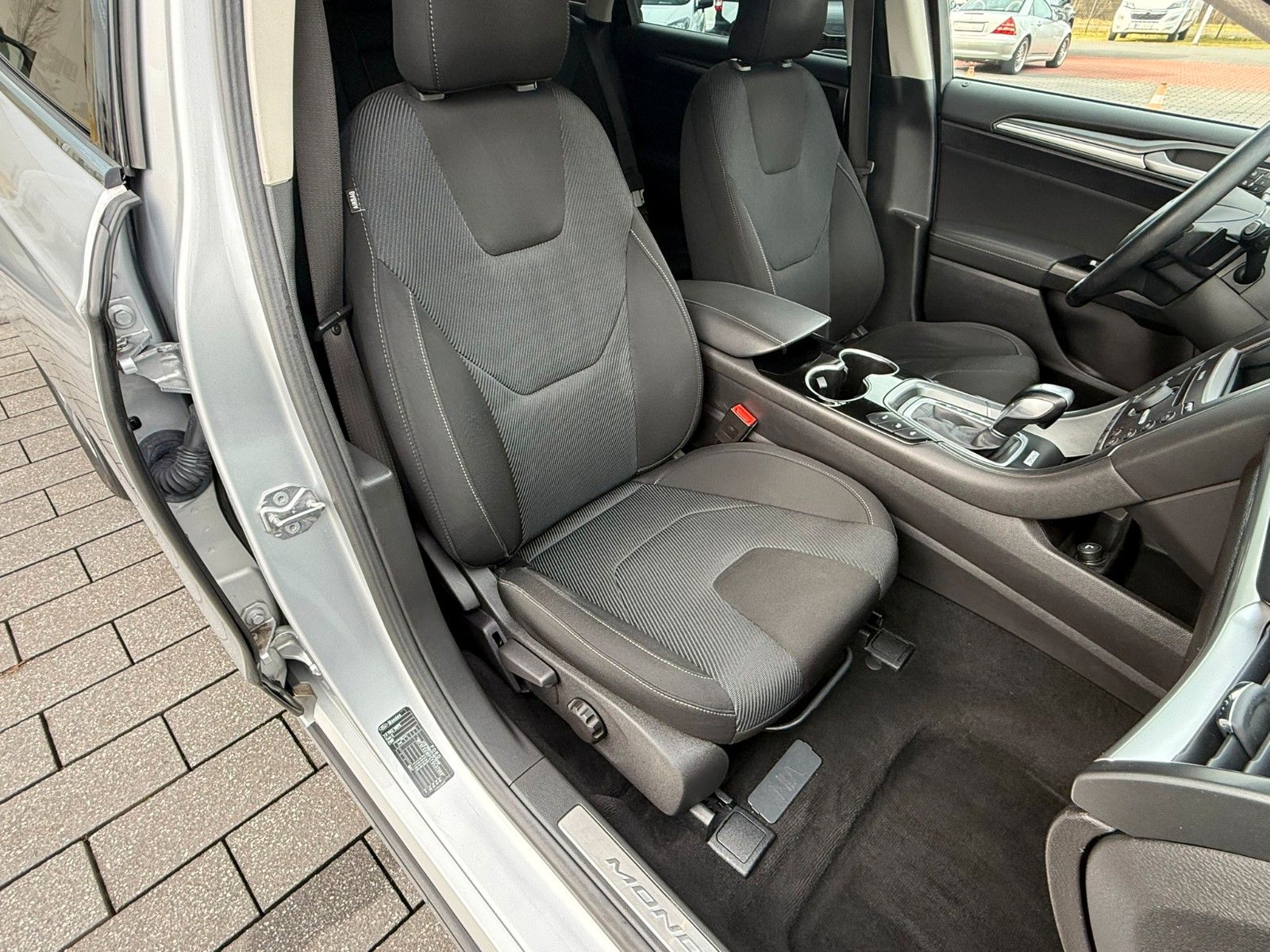 Fahrzeugabbildung Ford Mondeo Turnier Titanium