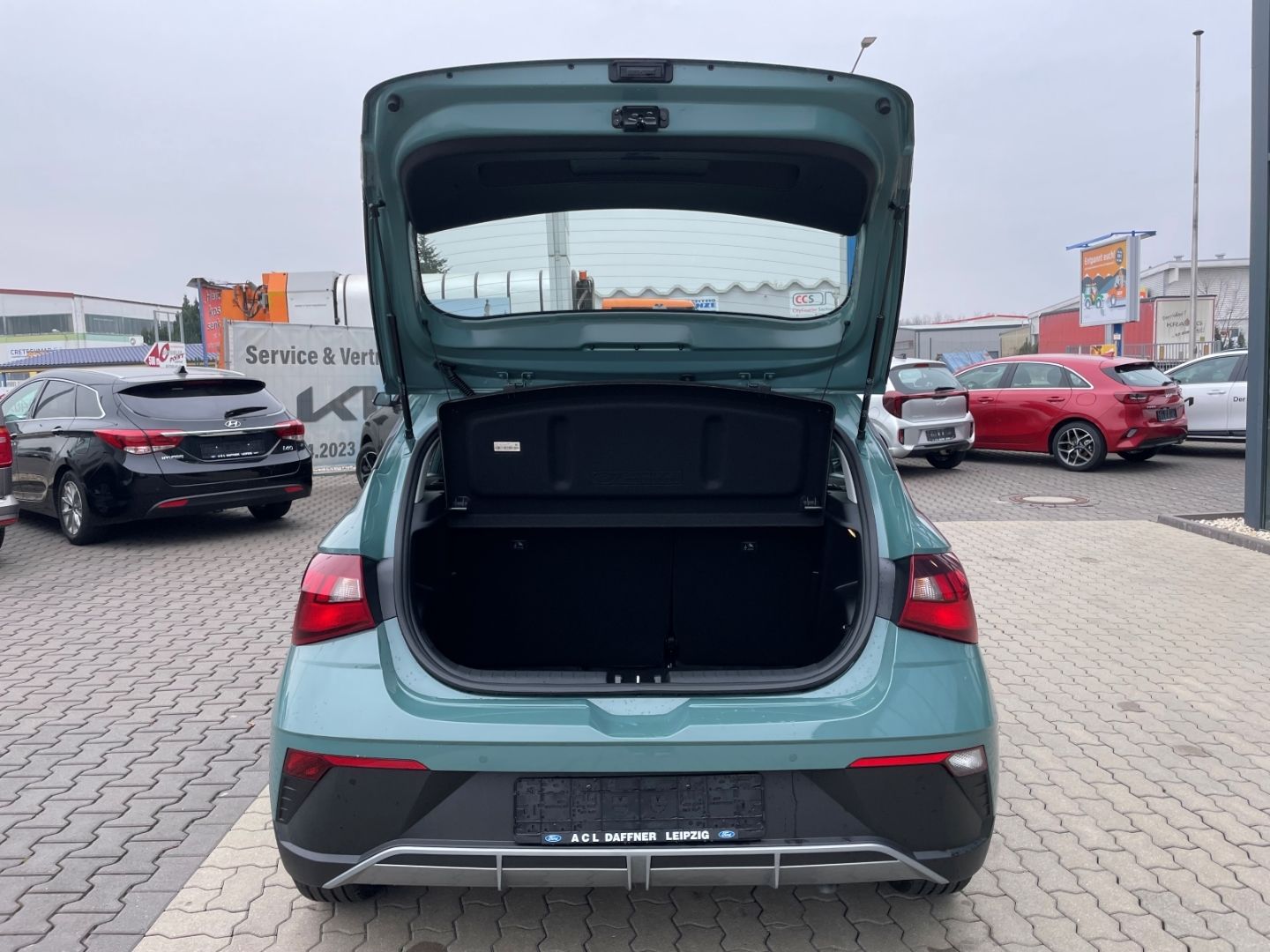 Fahrzeugabbildung Hyundai i20 Select Verkehrszeichenerk SpurhalteAss Navi
