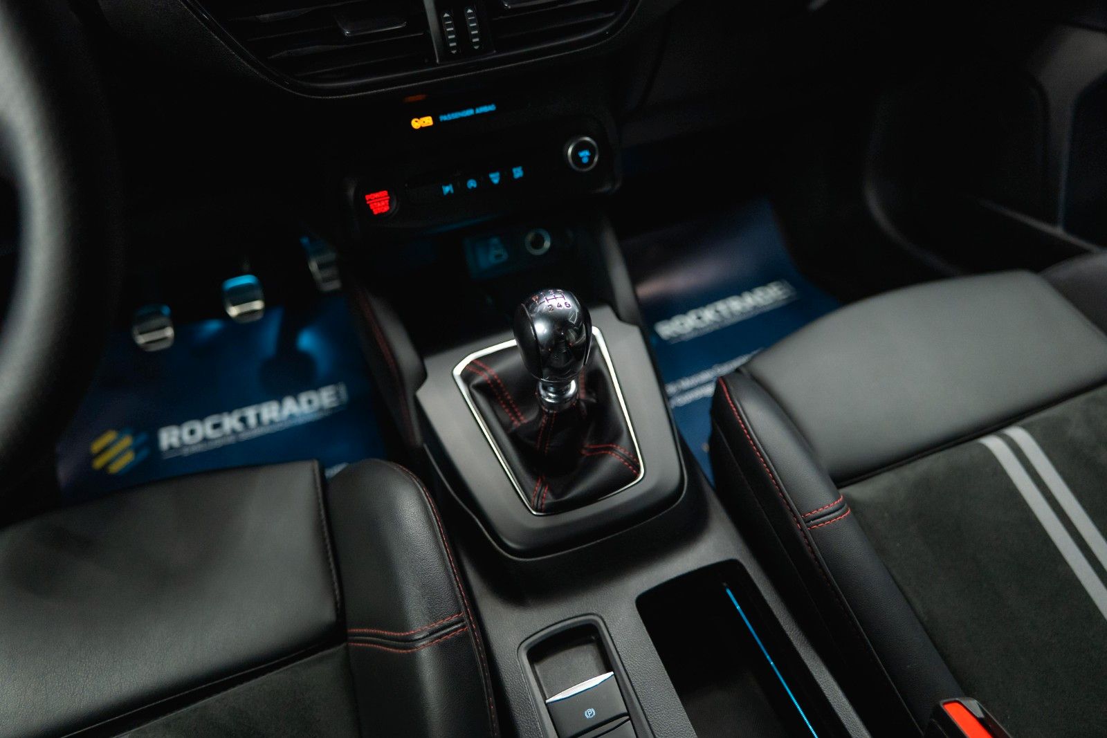 Fahrzeugabbildung Ford Focus Turnier ST X Performance *Head Up*LED*DAB*