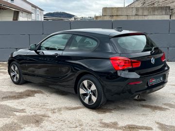 Fahrzeugabbildung BMW 118i Advantage Lim. 3 trg Sportsitze LED ALU