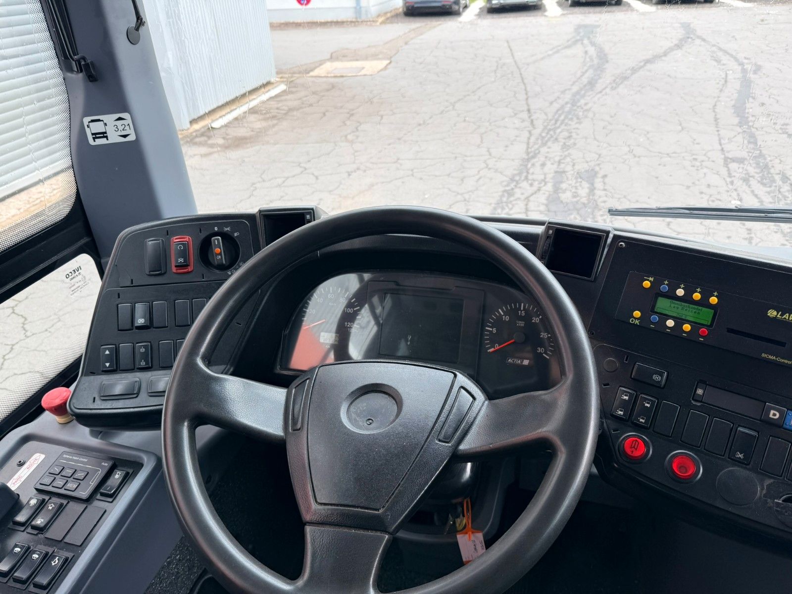 IVECO  2019 - Image 8 of 24