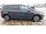 Volkswagen Touran 1.5 Comfortline Active BMT TSI DSG Navi - Volkswagen Touran mit Benzin-Antrieb: Kombi, Automatik