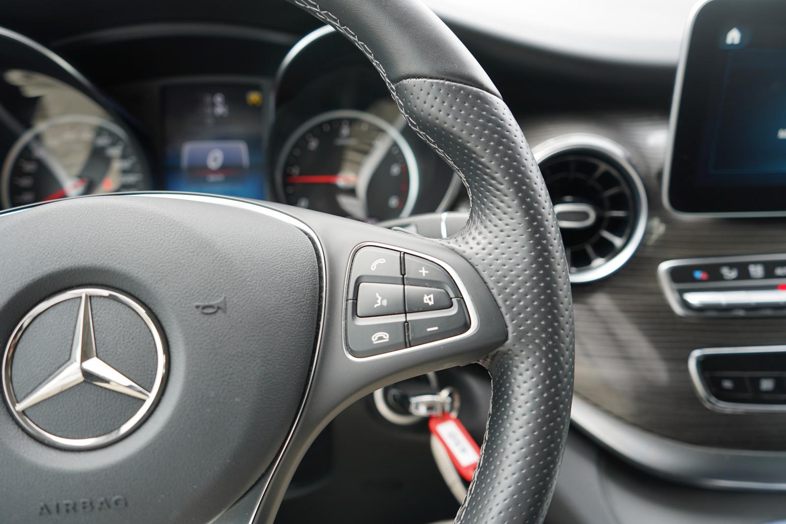 Mercedes-Benz V250d AMG Line lang Standheizung Burmester LED