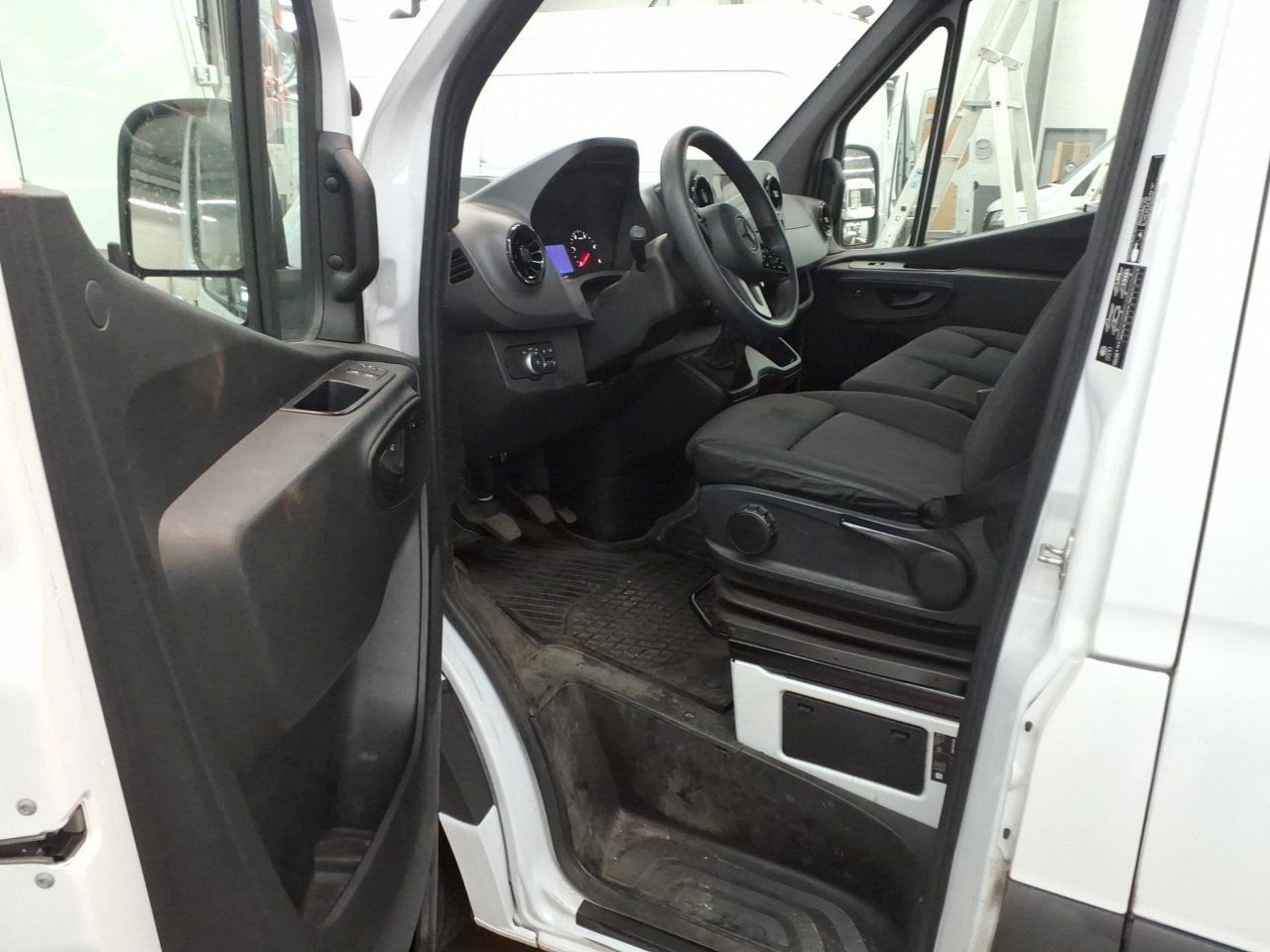 Fahrzeugabbildung Mercedes-Benz Sprinter 317 CDI 3665 Klima Kamera SHZ MBUX