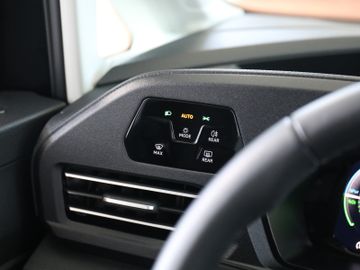 Volkswagen Caddy eHybrid DSG LED AGR NAVI AHK 5J GARANTIE