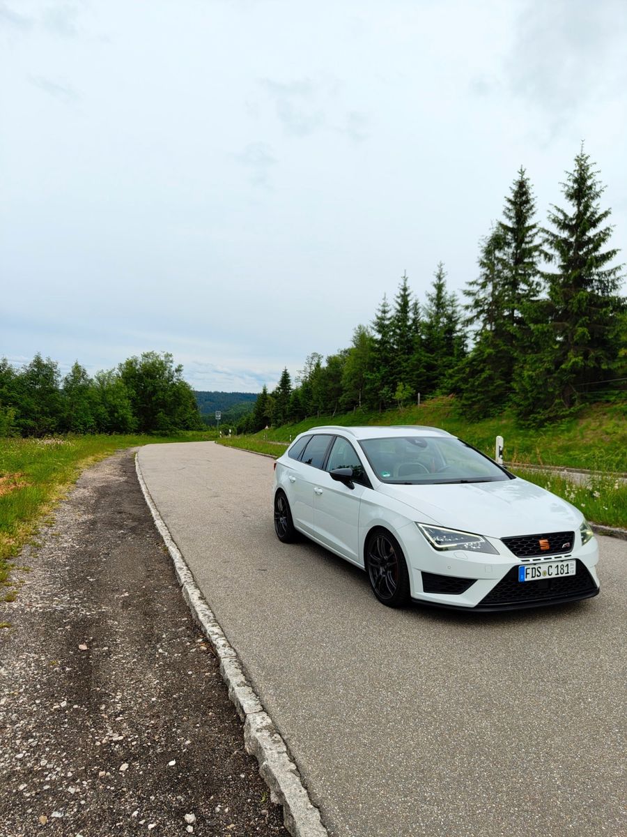 SEAT Leon 2.0 TSI Start&amp;Stop ST CUPRA 280 DSG CUP...