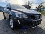 Volvo XC60  Momentum AWD NAVI*LEDER*XEN*EURO6*STHZG - Volvo XC60 Gebrauchtwagen in Stuttgart