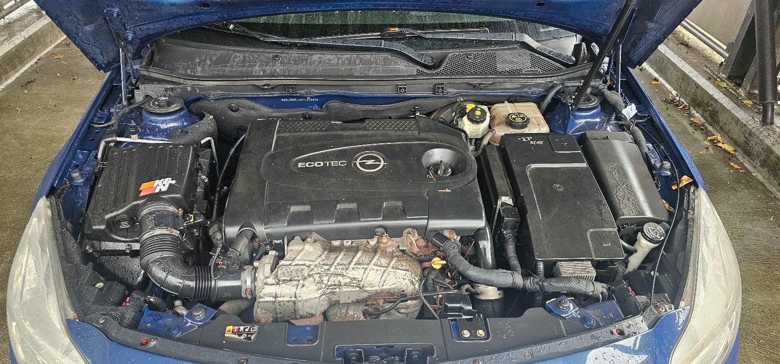 Opel Insignia 2013 — engine 131 HP (96kW)
