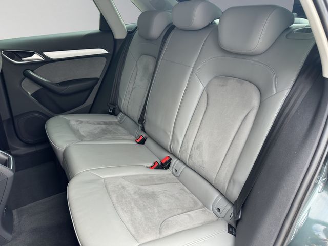 Q3 2.0 TDI quattro sport S-tronic SHZ NAVI LED